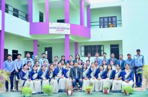 भोटेकोशी बाढीपीडितको पीडामा ‘सक्सेस एकाडेमी’को सहारा, एक दिनको तलब सहयोग
